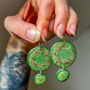 Wilde Möhre Ohrringe, rund, golden