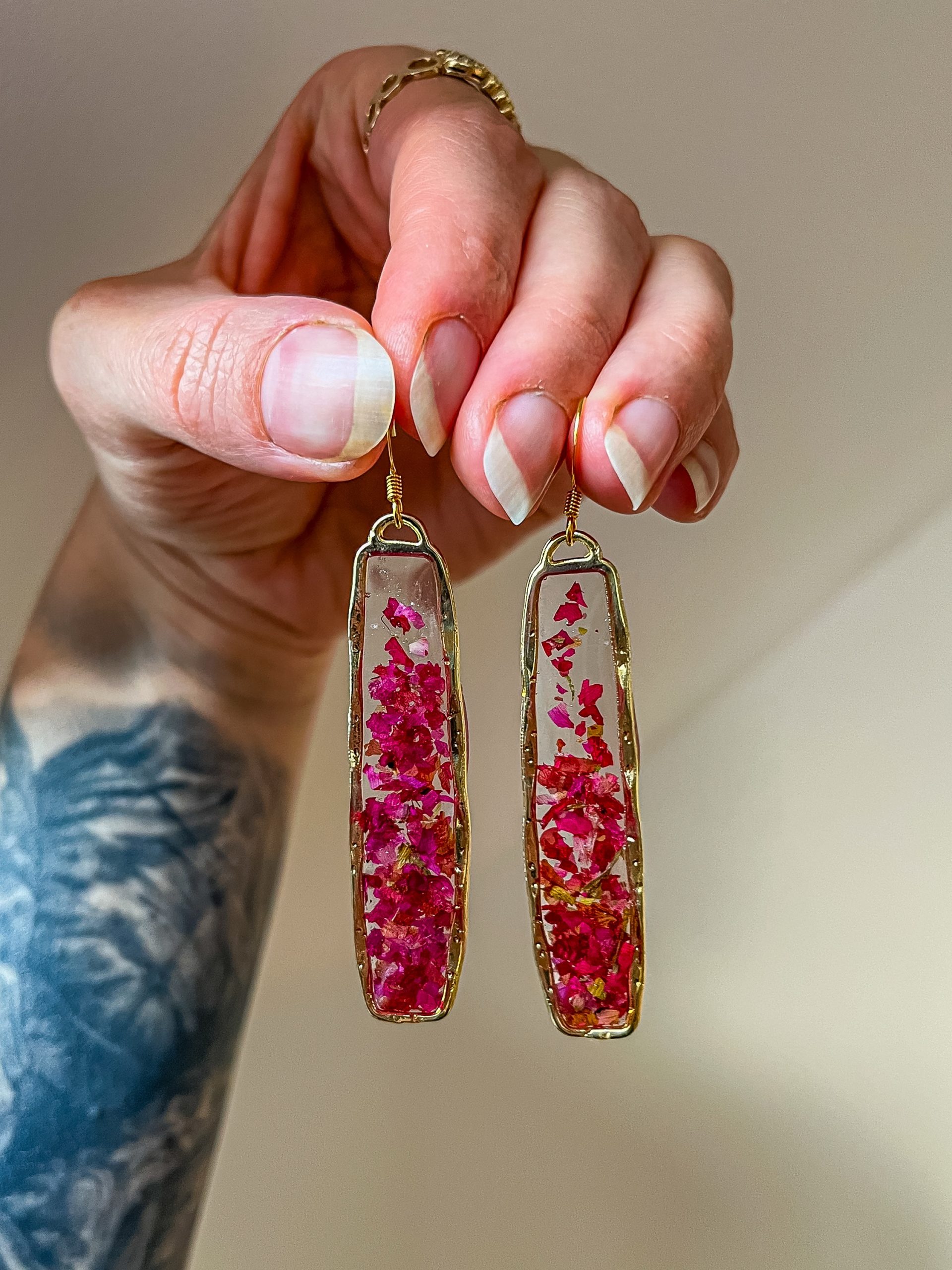 Rosenblätter Ohrringe, golden