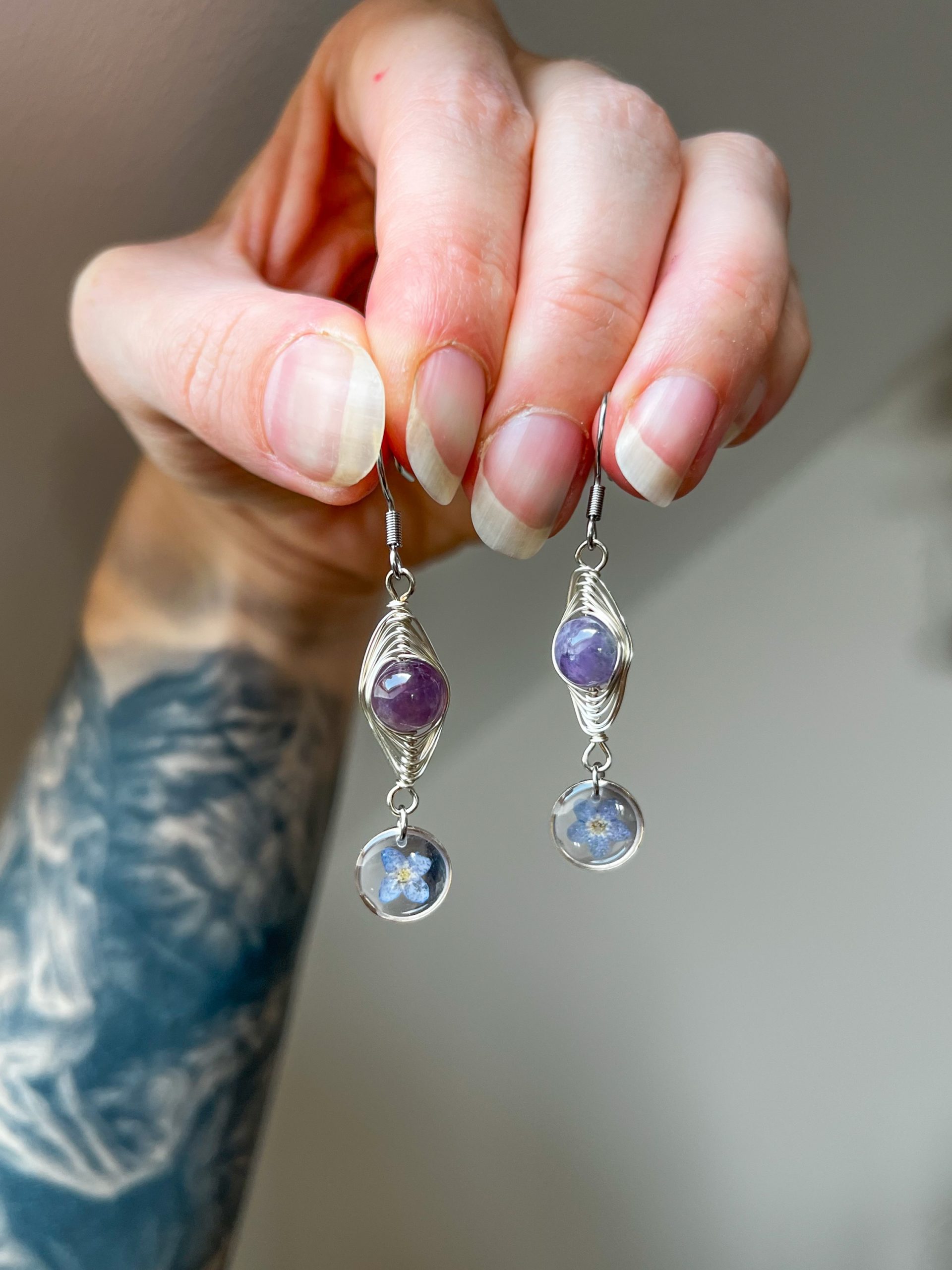 Vergissmeinnicht Ohrringe mit Perlenanhänger, silbern