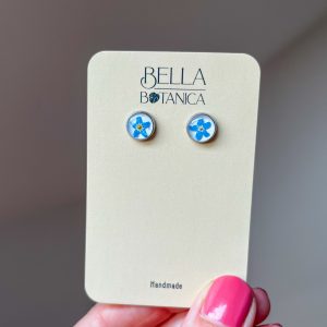 Vergissmeinnicht Ohrstecker, weißer Hintergrund, 8mm, silbern